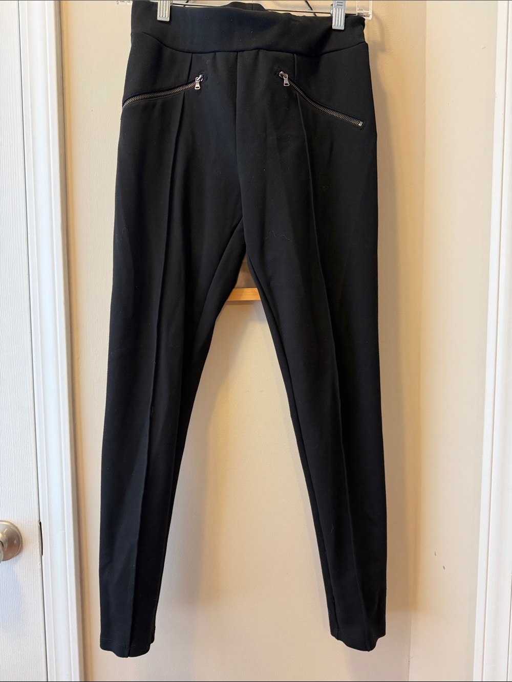 Black Lou & Grey Women's Ponte Leggings with Zip Pocket Detail
